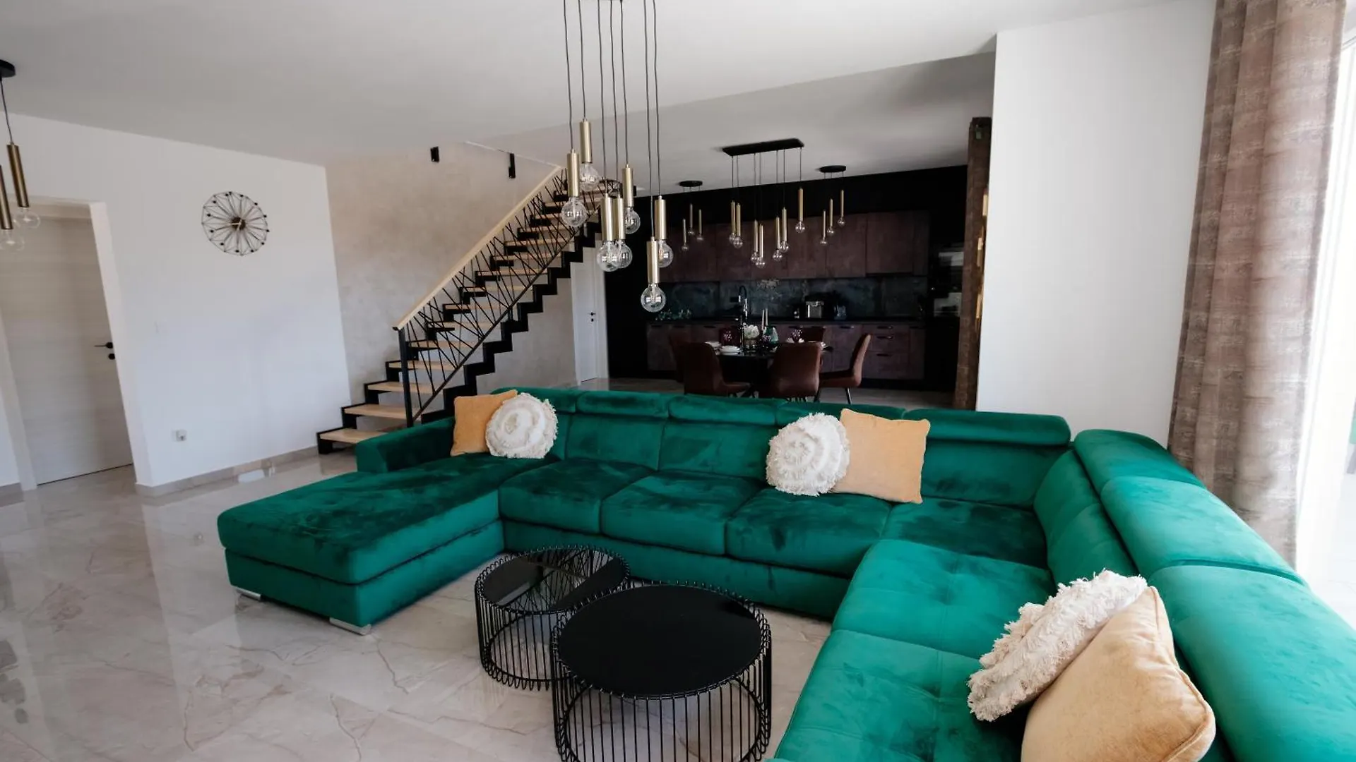 Villa Paula Pula 0*,